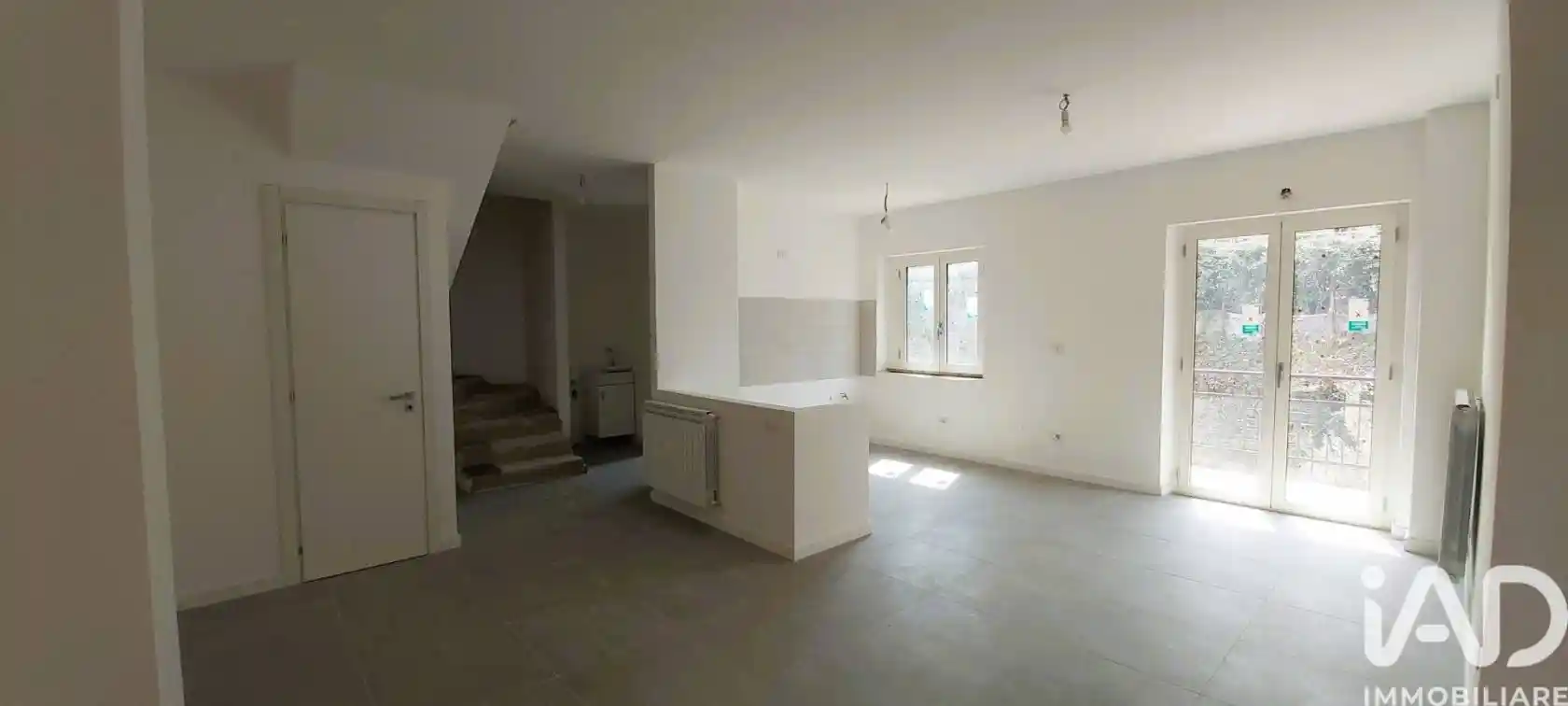 Appartamento in vendita a Cerisano