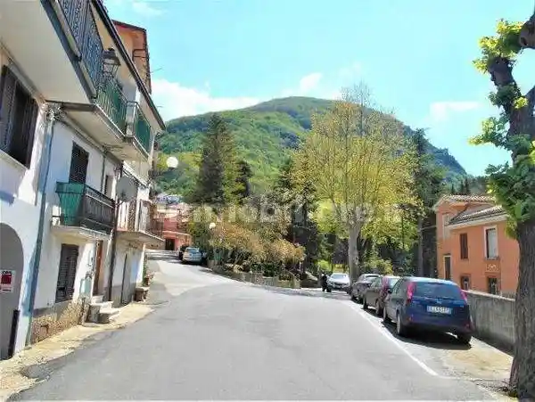 Appartamento in vendita a Scandriglia