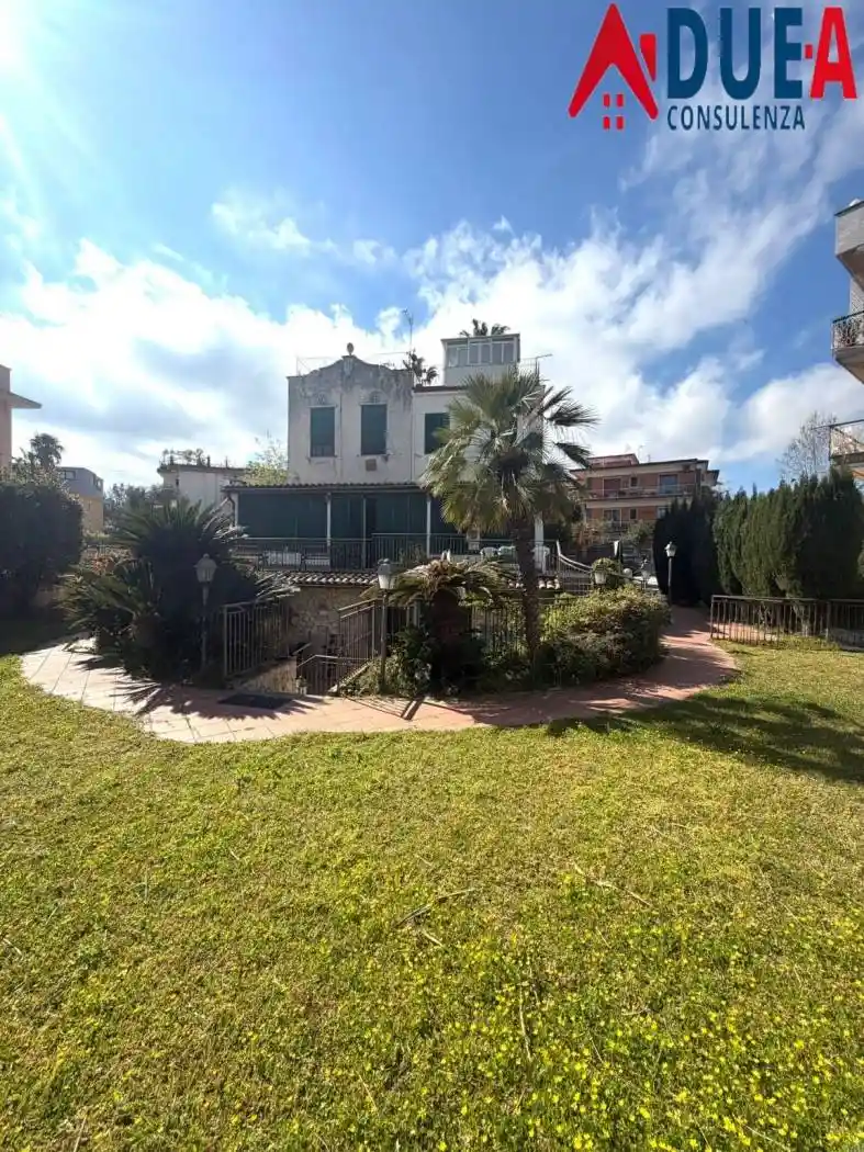 Villa in vendita a Pozzuoli