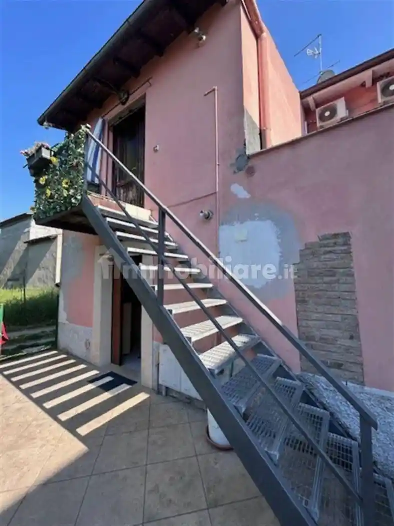 Rustico - Casale in vendita a Volta Mantovana