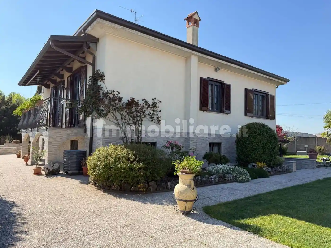 Villa in vendita a Inveruno