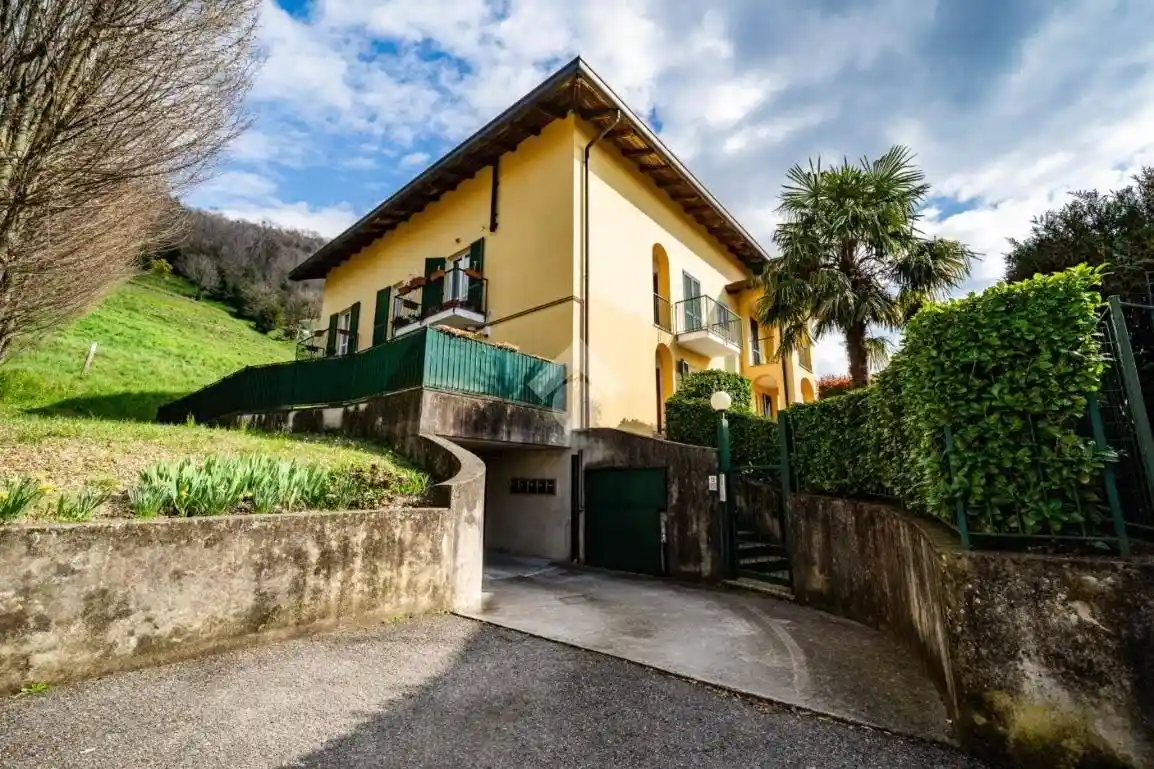 Appartamento in vendita a Castello di Brianza