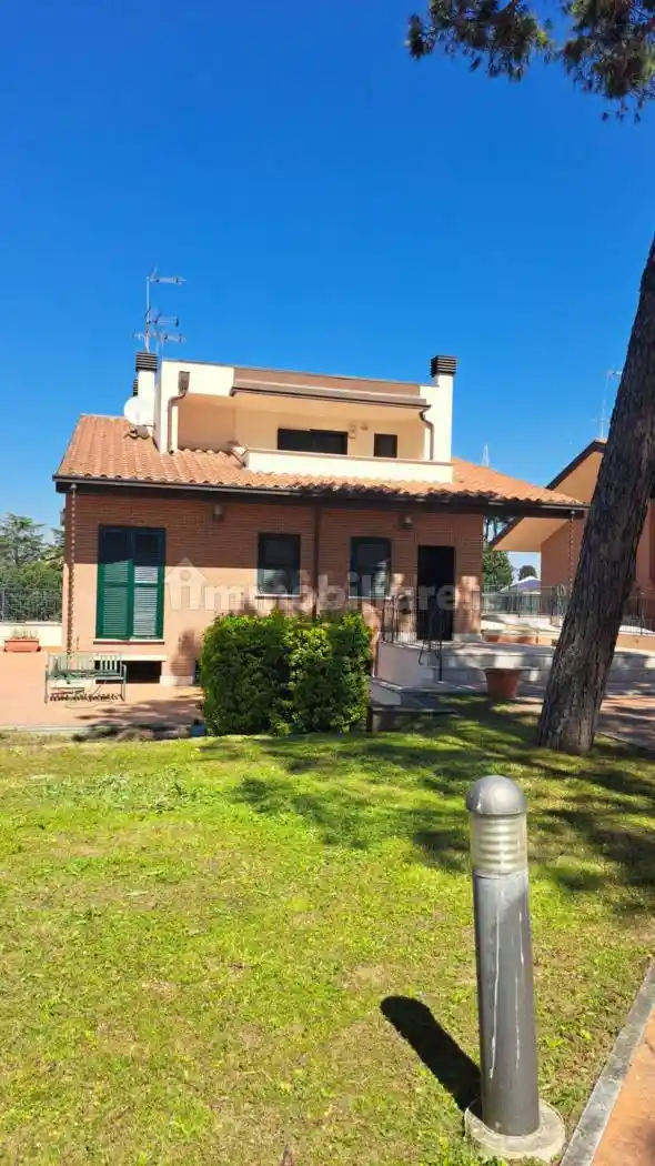 Villa in affitto a Roma