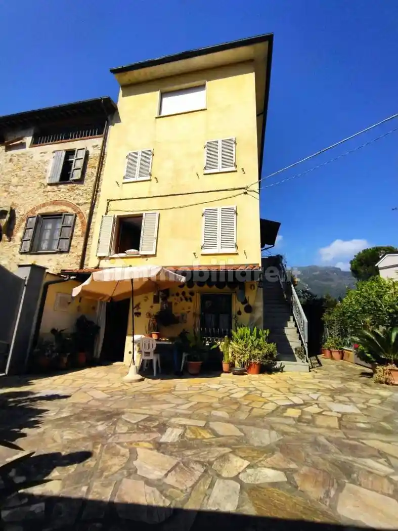Casa indipendente in vendita a Camaiore