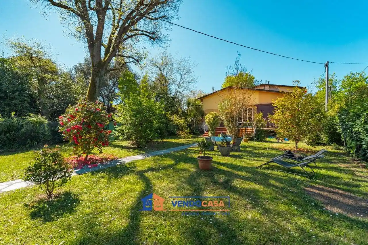 Villa in vendita a Massa