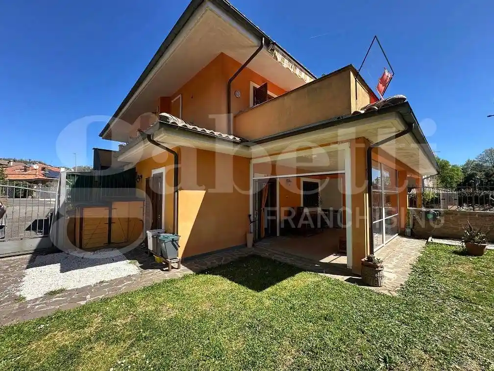 Villa in vendita a Manziana