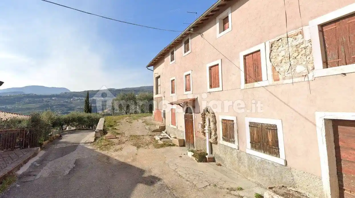 Rustico - Casale in vendita a Negrar di Valpolicella