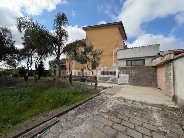 Villa in vendita a Nettuno