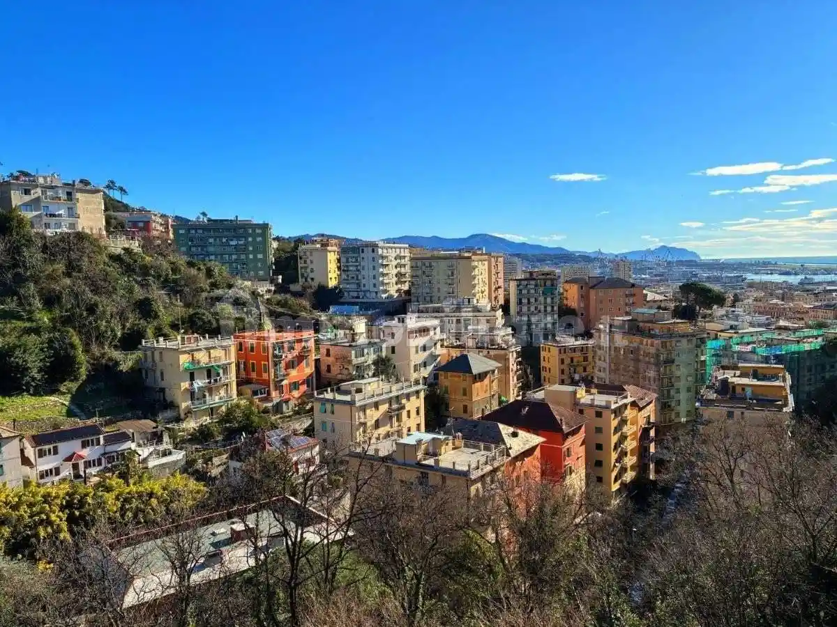 Appartamento in vendita a Genova