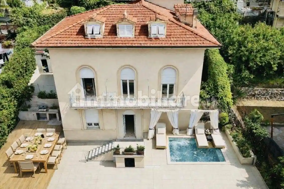 Villa in vendita a La Spezia