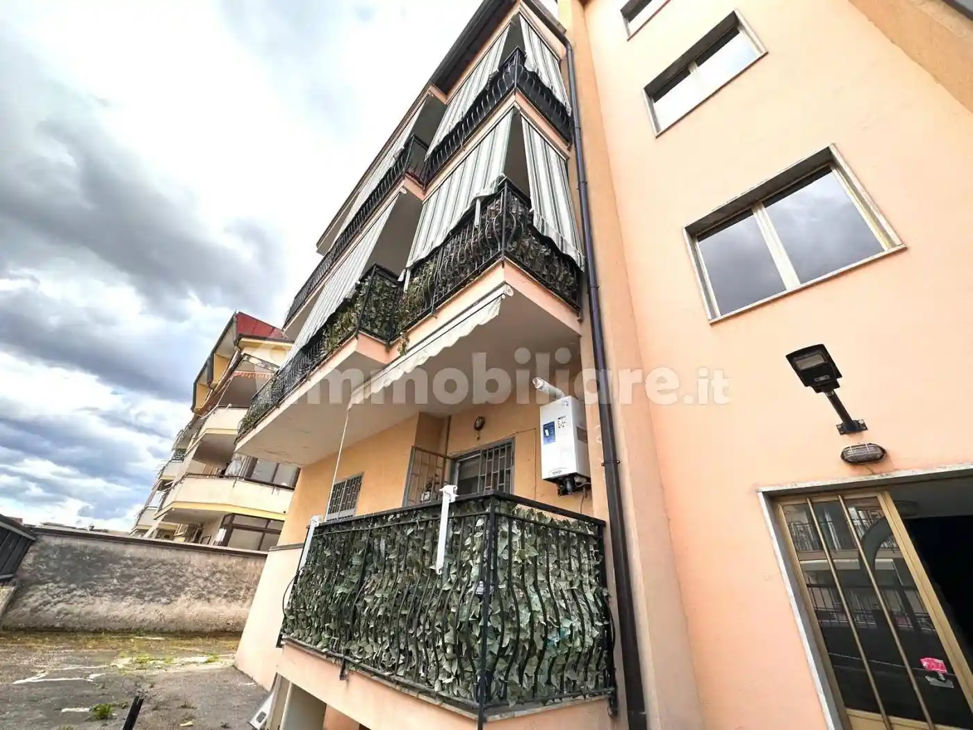 Palazzo - Edificio in vendita a Acerra