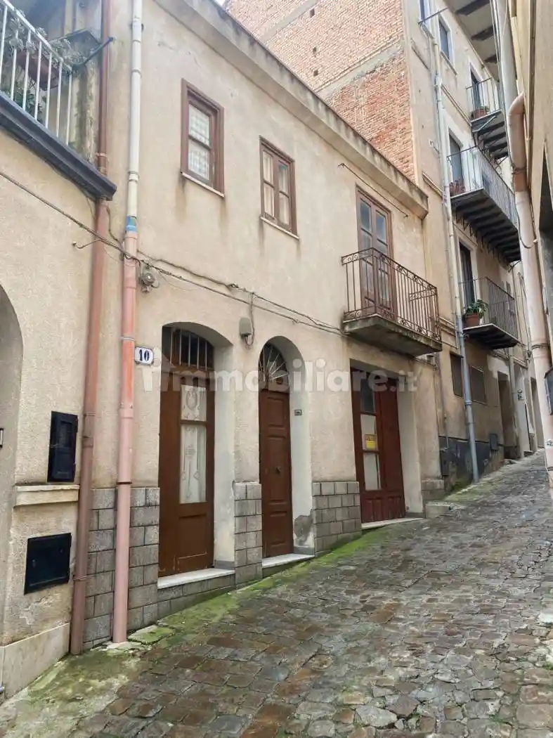 Casa indipendente in vendita a Castelbuono