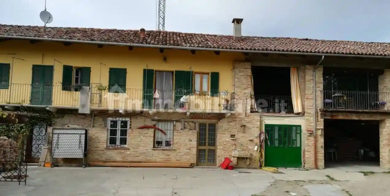Casa indipendente in vendita a Vezza d'Alba