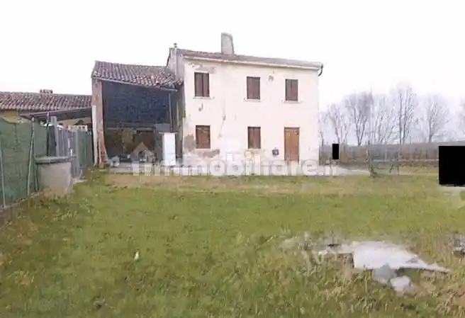 Casa indipendente in vendita a Megliadino San Vitale