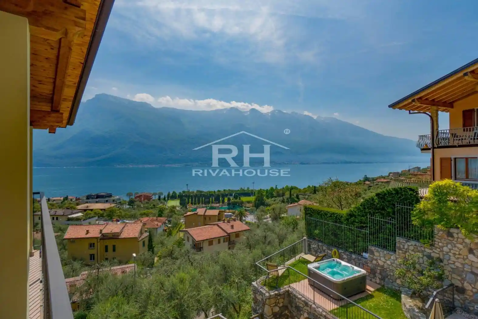 Villa in vendita a Tremosine sul Garda