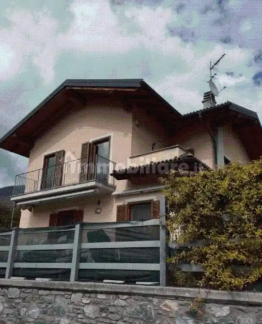Casa indipendente in vendita a Aosta