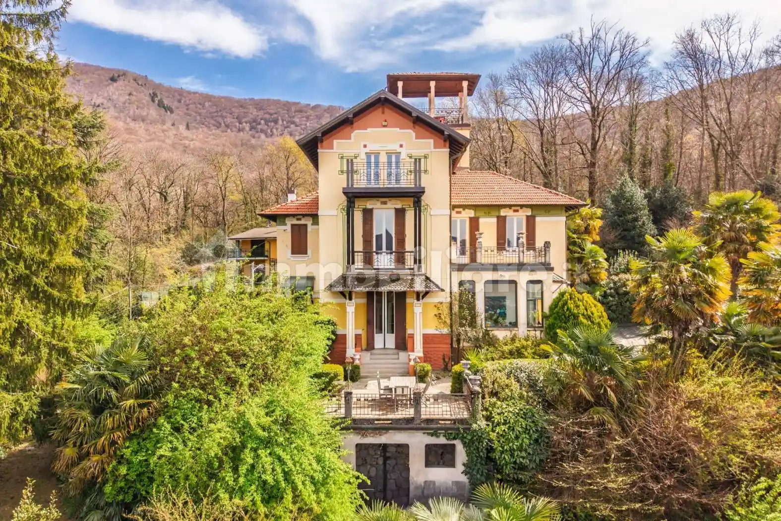 Villa in vendita a Orino