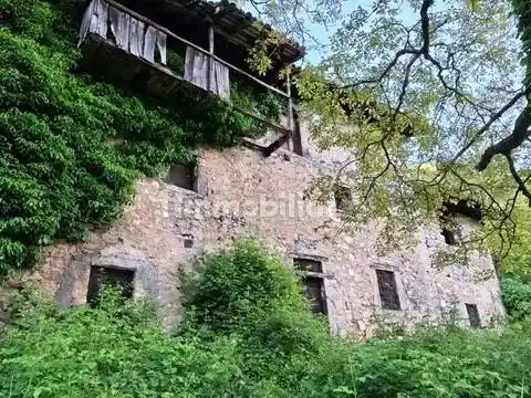 Rustico - Casale in vendita a Val Brembilla