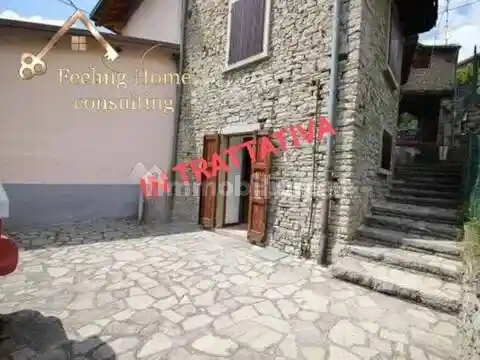 Villa in vendita a Corna Imagna