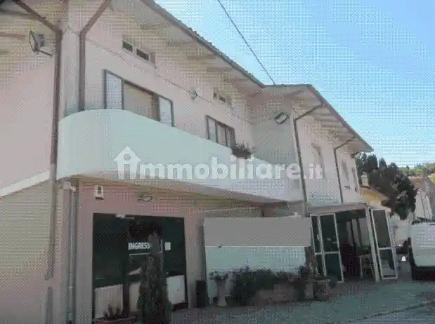Casa indipendente in vendita a Pesaro