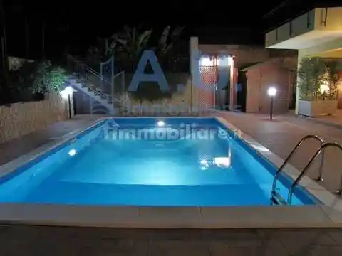 Villa in vendita a Altavilla Milicia