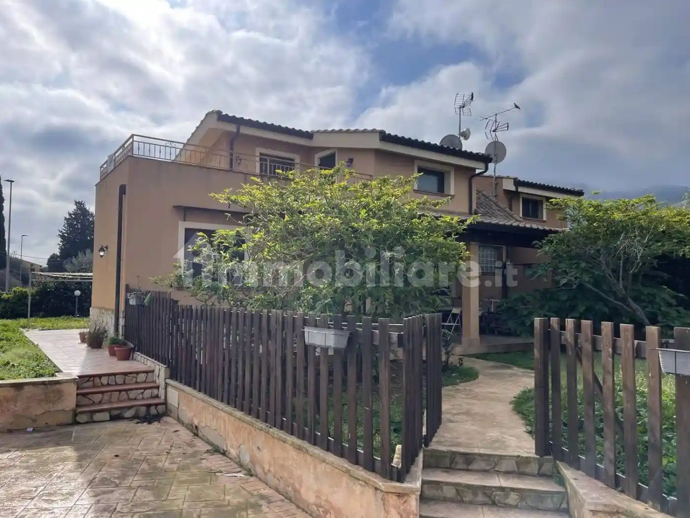 Villa in affitto a Altavilla Milicia