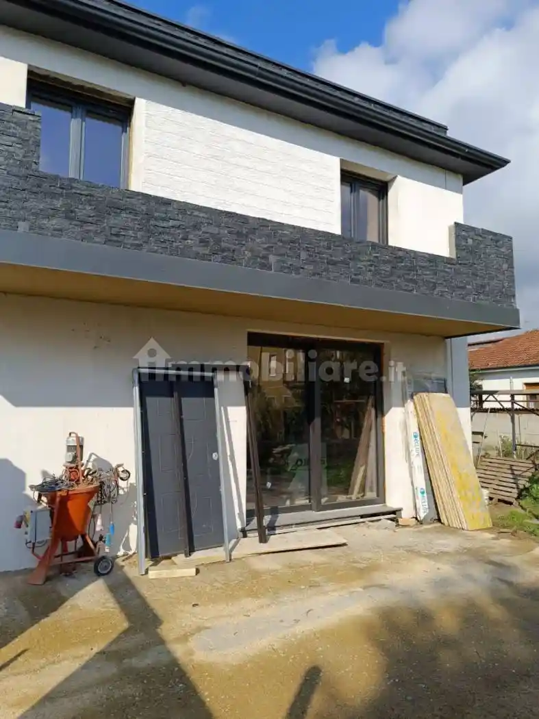 Villa in vendita a Vedano Olona