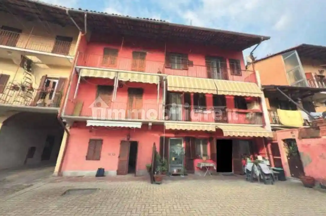 Casa indipendente in vendita a Candia Canavese