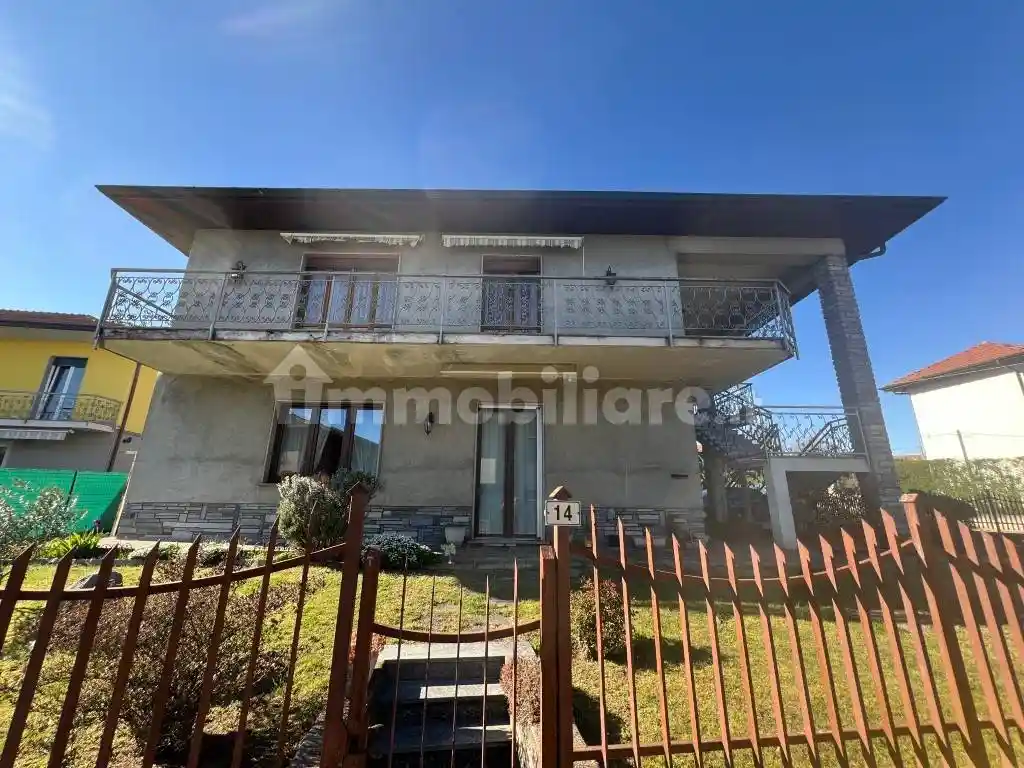 Villa in vendita a Ispra