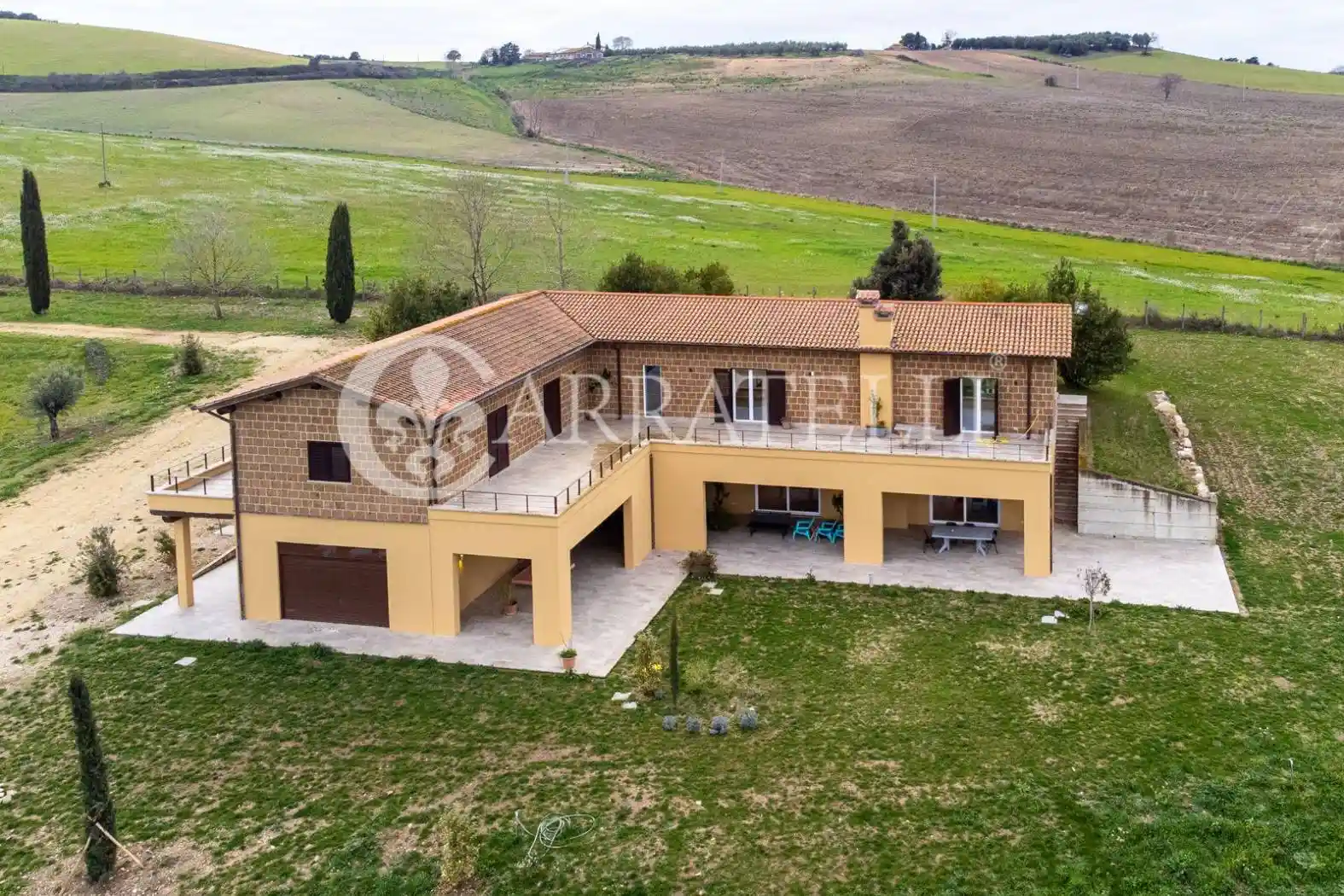 Rustico - Casale in vendita a Tuscania