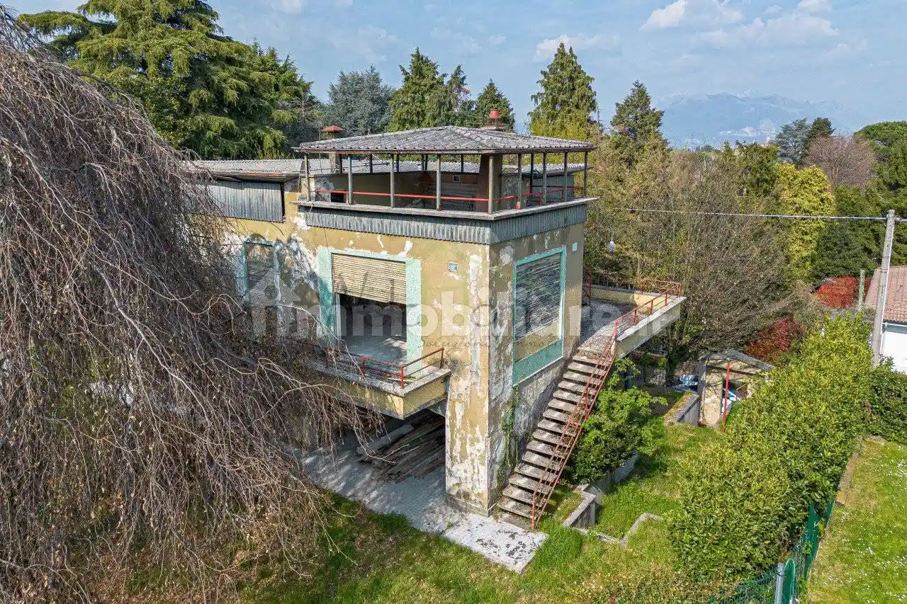 Villa in vendita a Inverigo