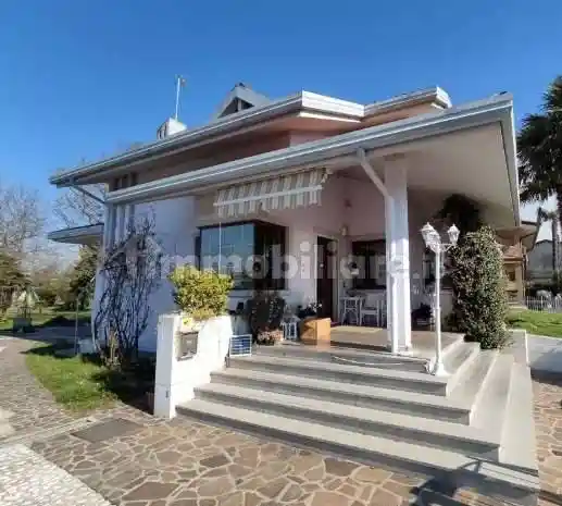 Villa in vendita a Porpetto