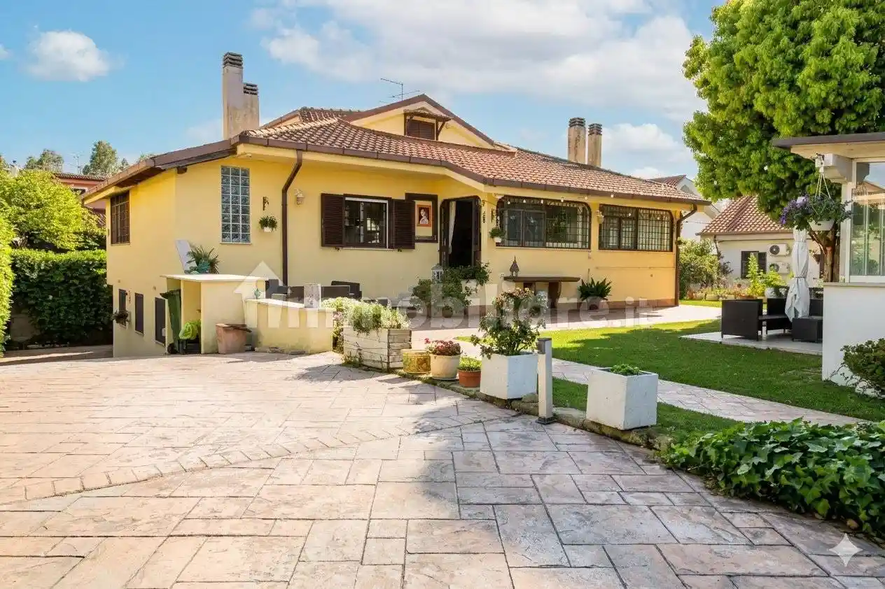 Villa in vendita a Ardea