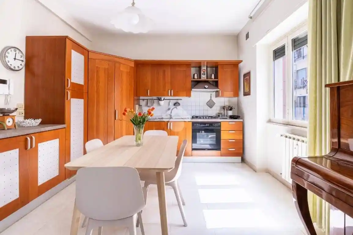 Appartamento in vendita a Napoli
