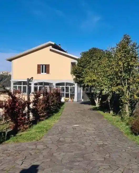 Villa in vendita a Beverino