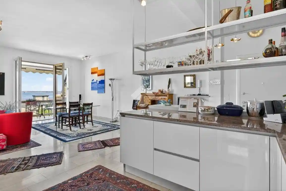 Appartamento in vendita a Desenzano del Garda