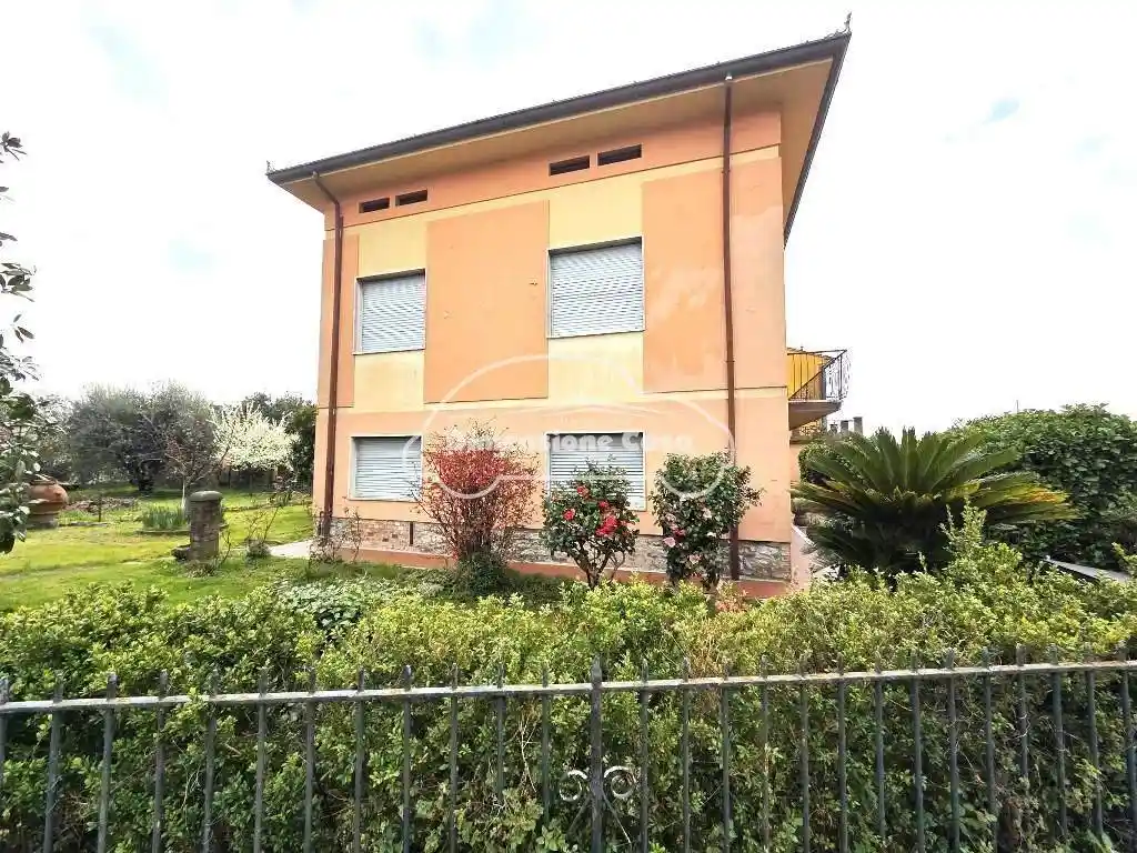 Villa in vendita a Capannori