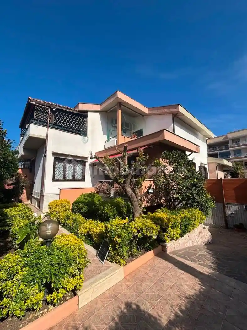 Villetta a schiera in vendita a Ladispoli