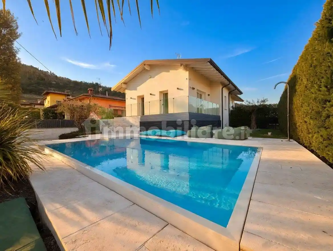 Villa in vendita a Cologne