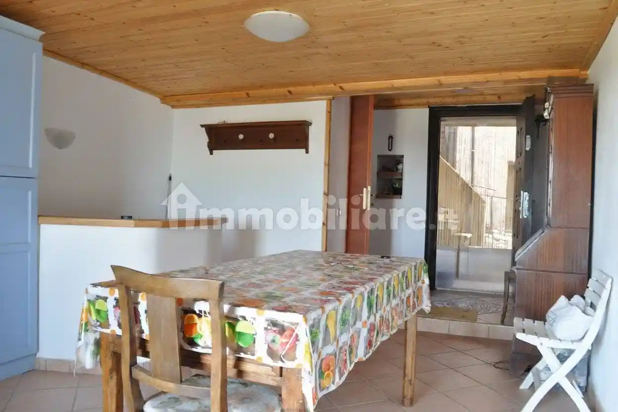 Casa indipendente in vendita a Torre Cajetani