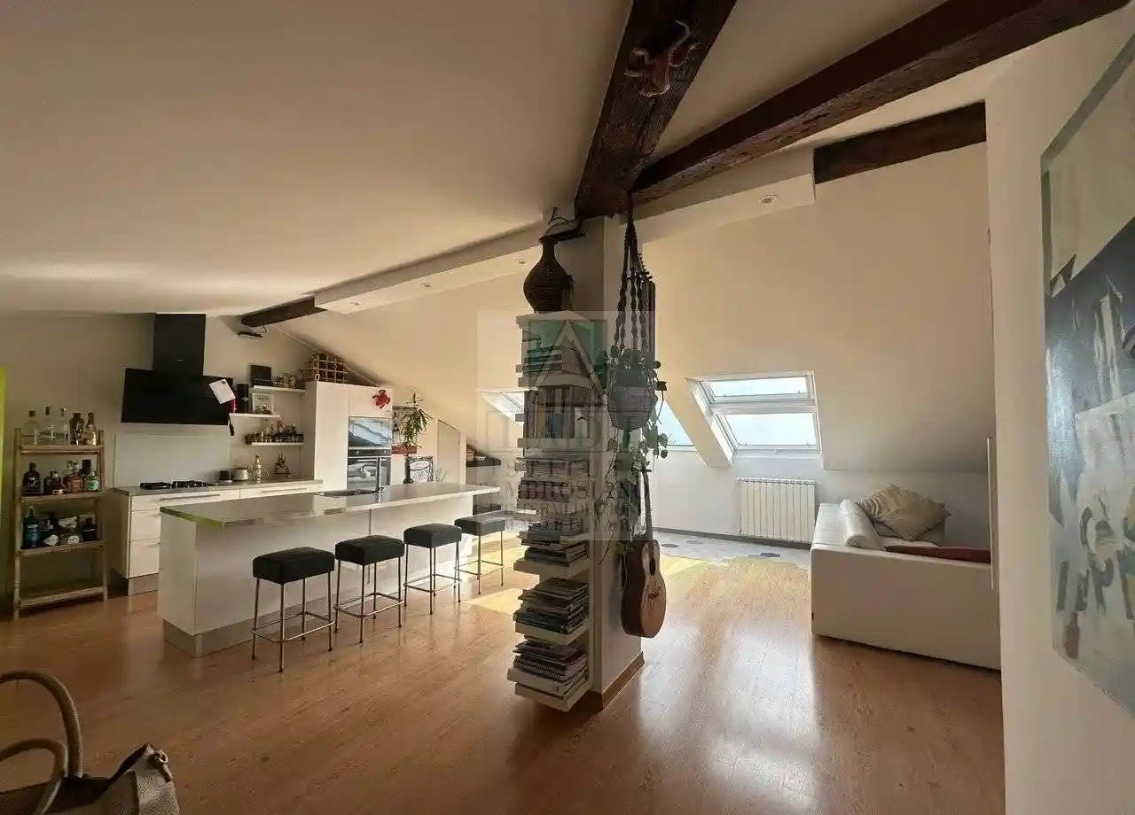 Appartamento in vendita a Varazze