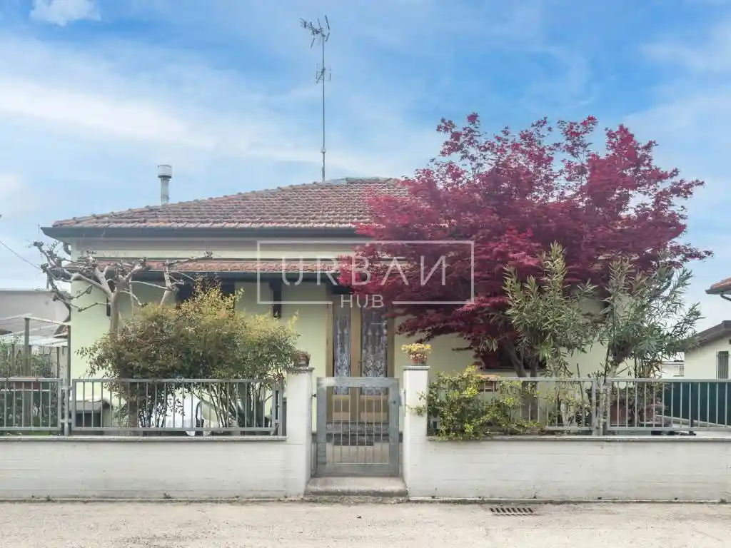 Casa indipendente in vendita a Forlì