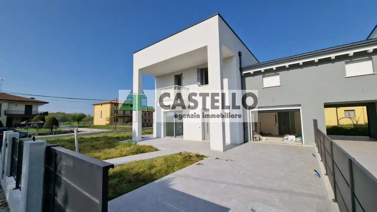 Villa in vendita a Santa Giustina in Colle