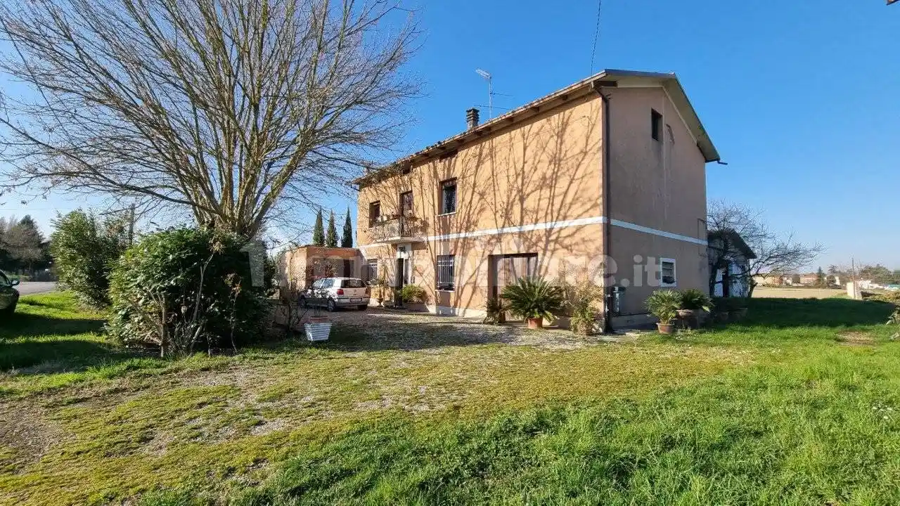Casa indipendente in vendita a Novi di Modena