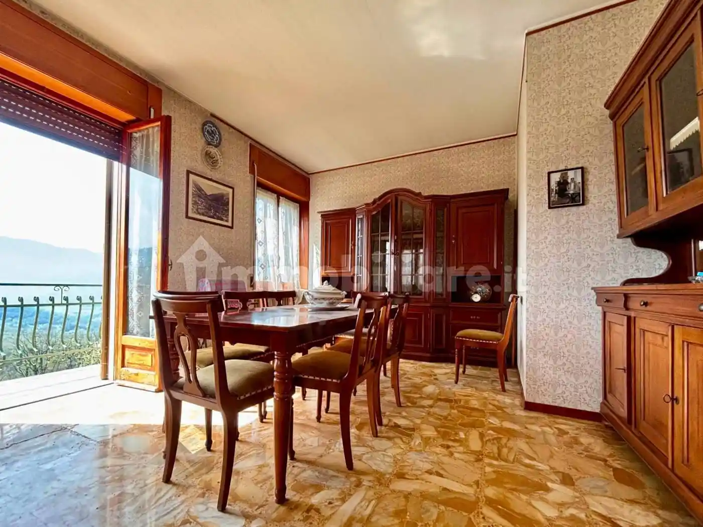 Villa in vendita a Tizzano Val Parma