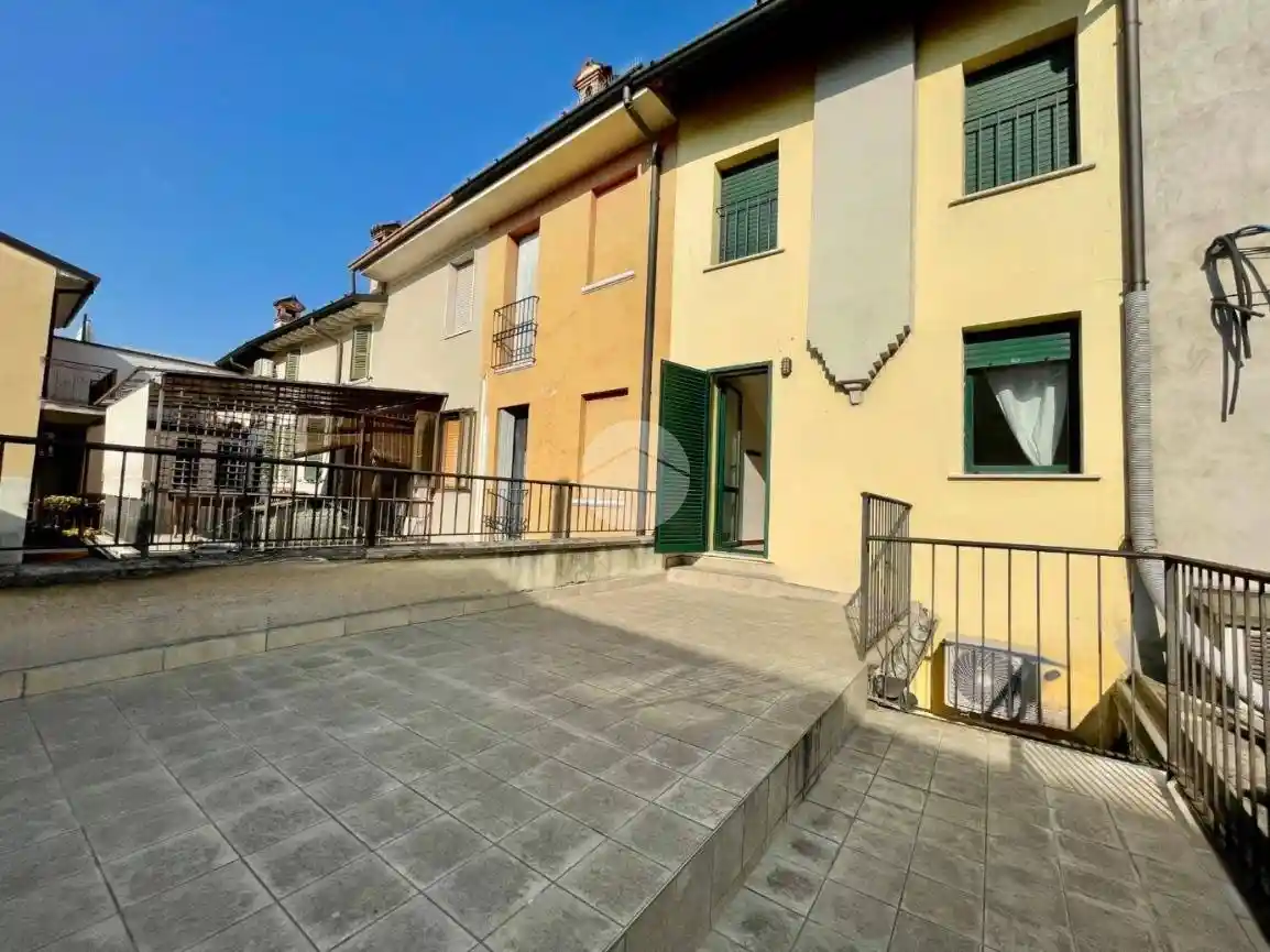 Palazzo - Edificio in vendita a Orzinuovi