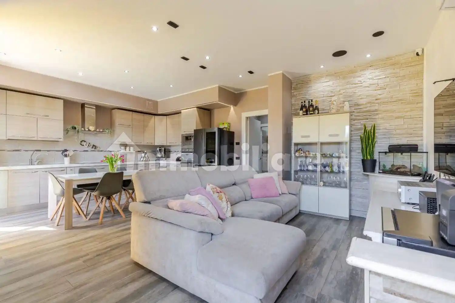 Appartamento in vendita a Lonate Ceppino