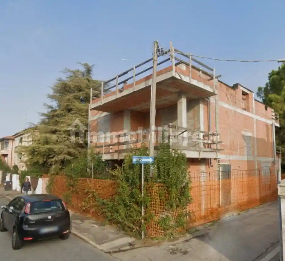 Palazzo - Edificio in vendita a Padova