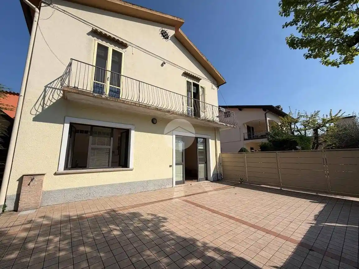 Villa in vendita a Valeggio sul Mincio