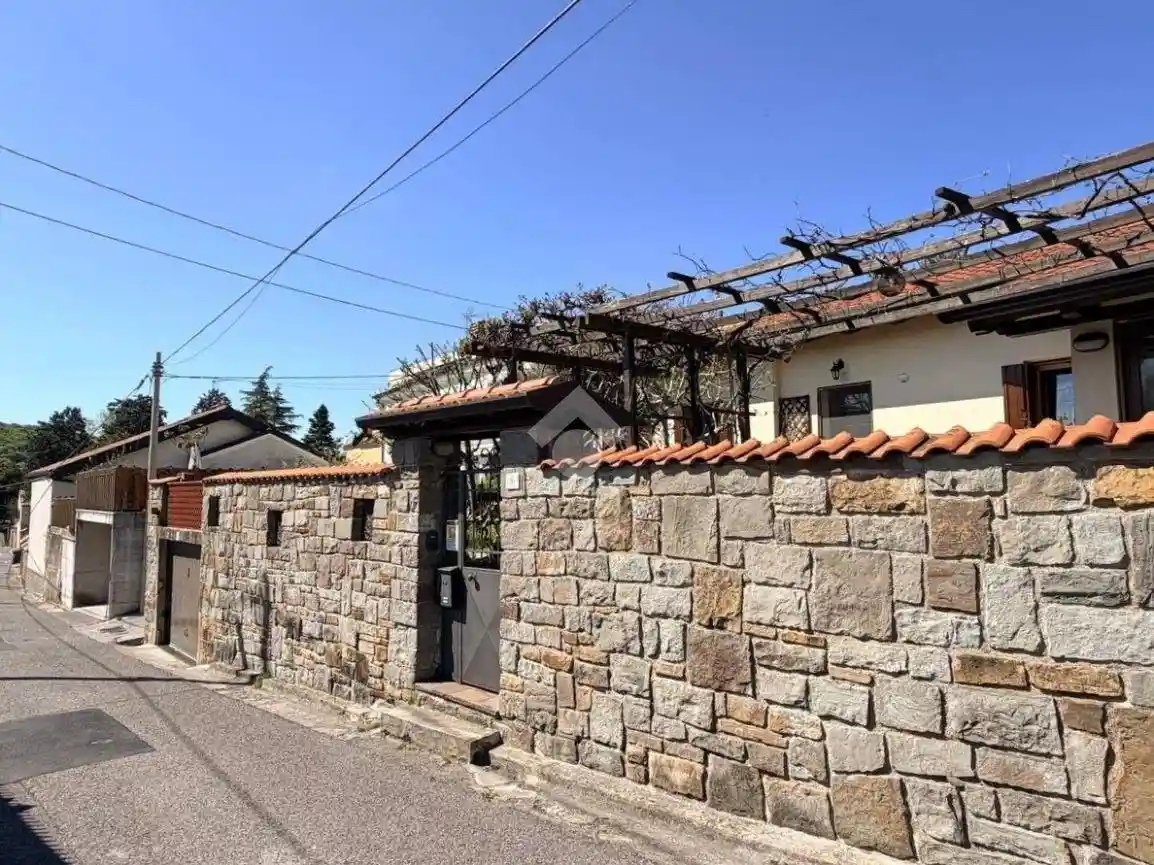 Casa indipendente in vendita a Trieste